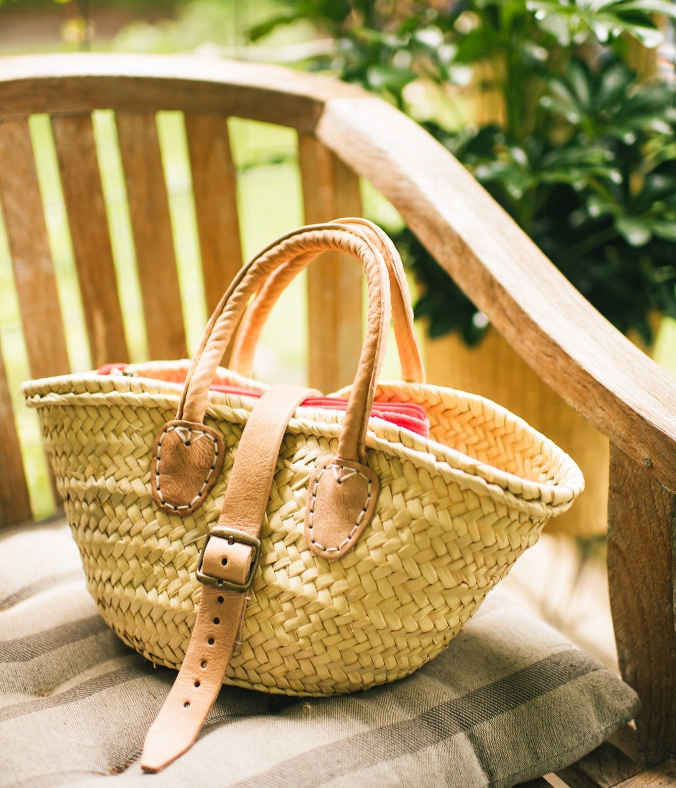 Moroccan style handbag selling